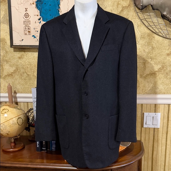 Donna Karan Cashmere Charcoal Men's Blazer. 46/40 Long